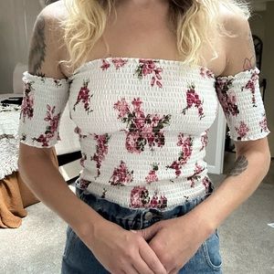 🌑 S O L D 🌑 Pretty off-the-shoulder bodycon top